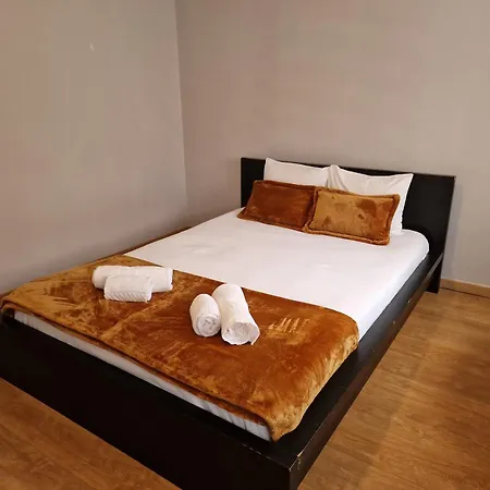 Cousy Estrela بيت خشبي Lisboa